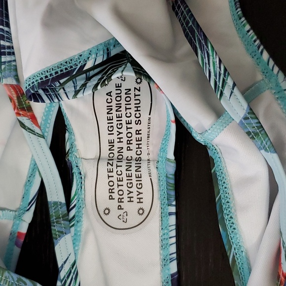 💙4/$20 Tropical Bikini Bottoms - Picture 4 of 7